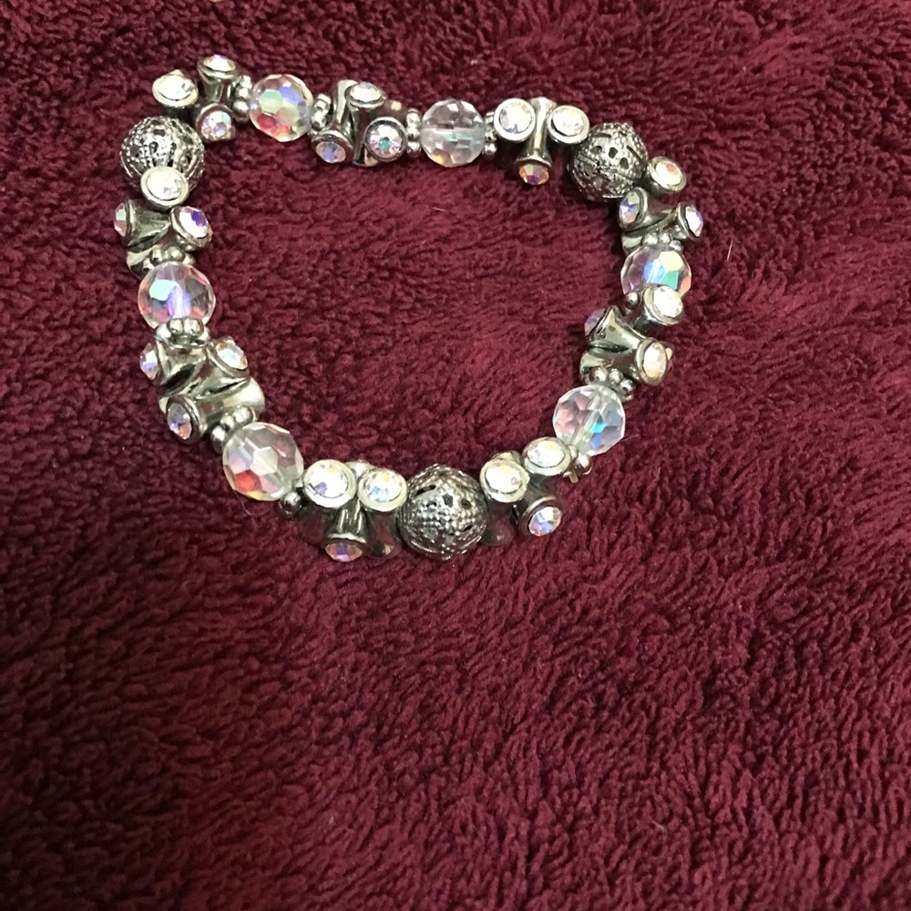 Silver and opalescent bracelet
